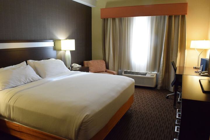 Room 40 of 49