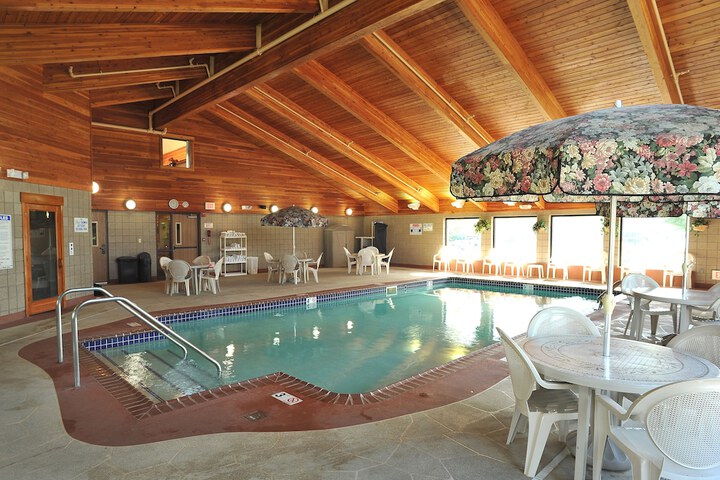 Pool 8 of 35
