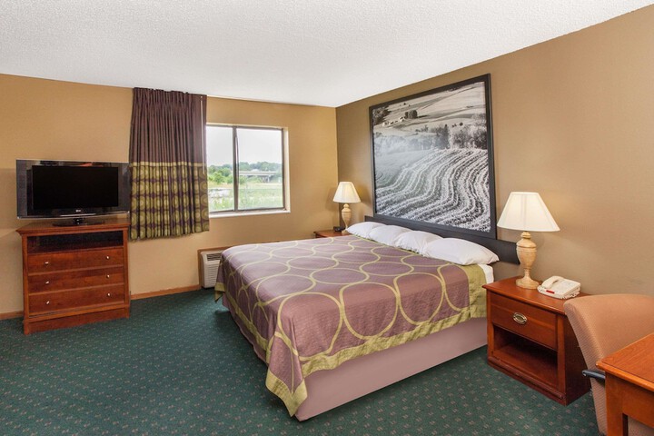 Room 13 of 25