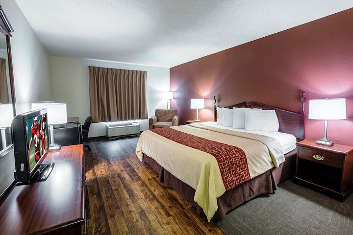 Red Roof Inn PLUS+ Danville KY