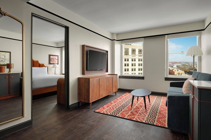 Room 52 of 98