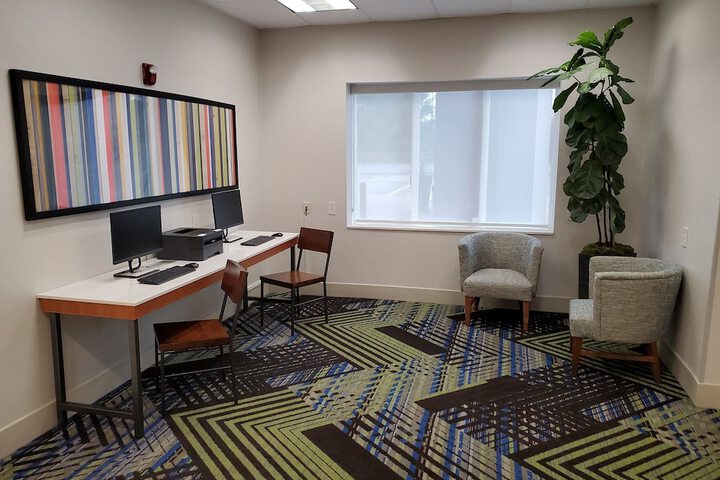 Holiday Inn Express & Suites Seattle North - Lynnwood by IHG