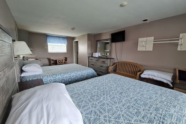Room 11 of 27