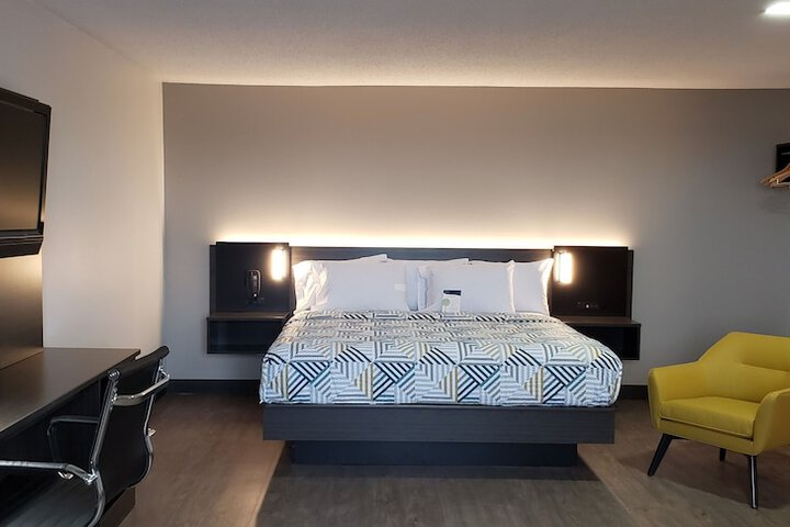 Motel 6 Kewanee IL