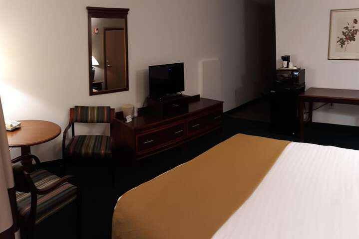 Room 17 of 30
