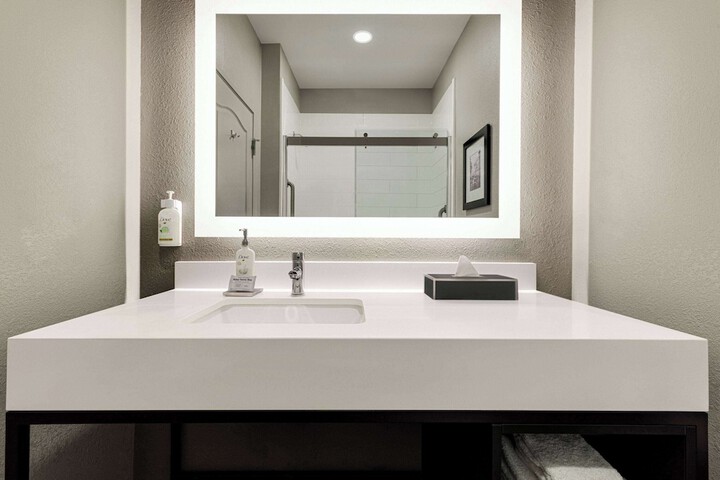 La Quinta Inn & Suites by Wyndham Oxford - Anniston