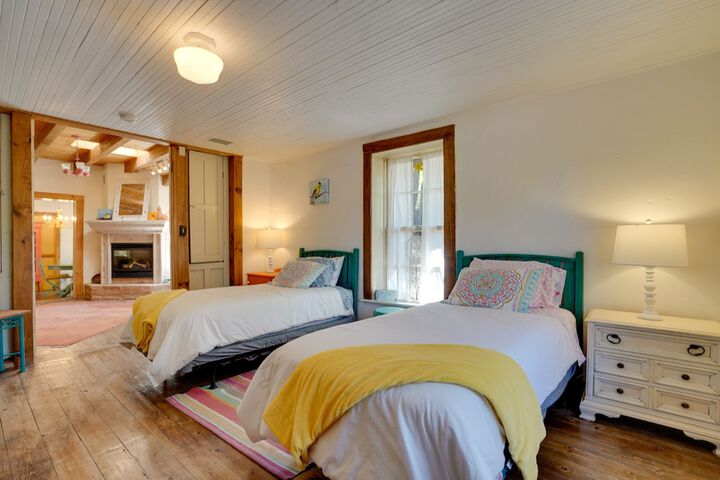 Patagonia Cottage w / Patio & Yard: Walk to Town!