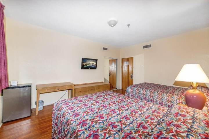 Room 7 of 33