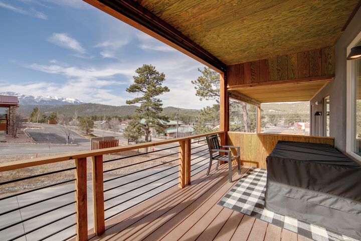 Woodland Park Escape: Licensed Hot Tub, Mtn Views
