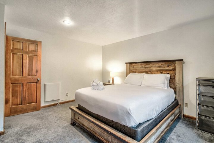 5BD Mountain Getawayhot Tub & Foosball