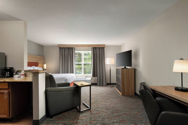 Room 16 of 28