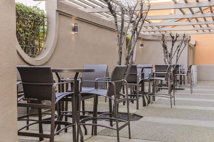 Holiday Inn Express & Suites Elk Grove Central - Hwy 99 by IHG
