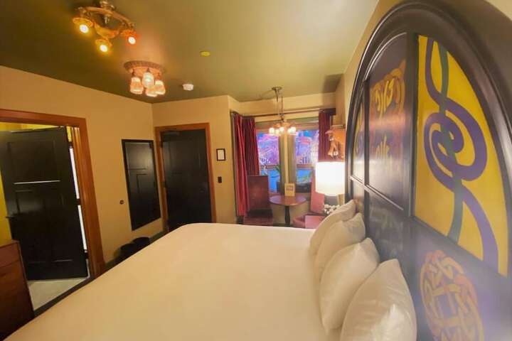 Room 34 of 41