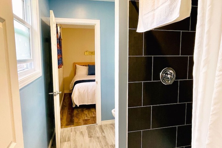 Room 68 of 153