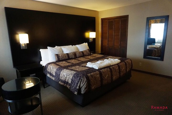 Room 28 of 97
