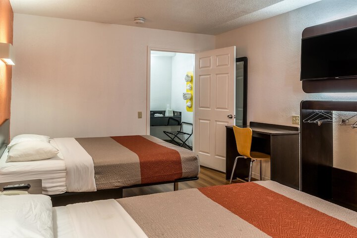 Room 26 of 30