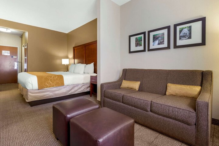 Room 25 of 39