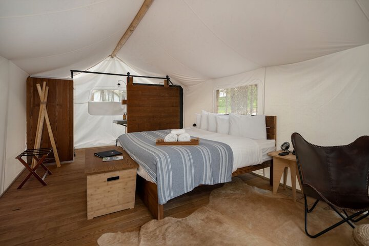 Under Canvas Mount Rushmore