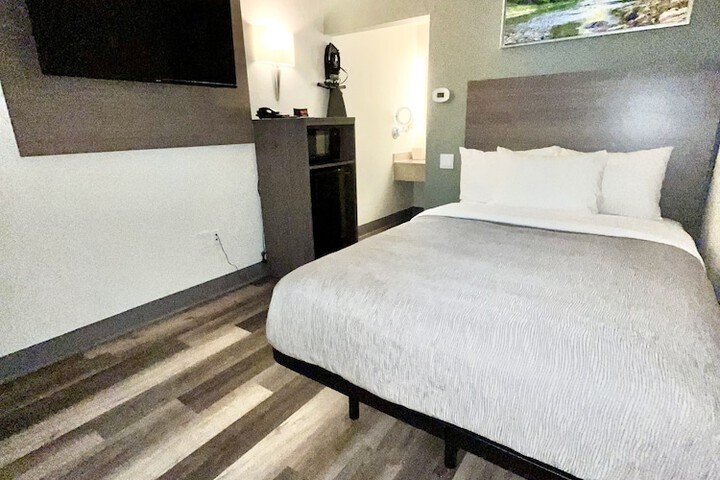 Room 21 of 35