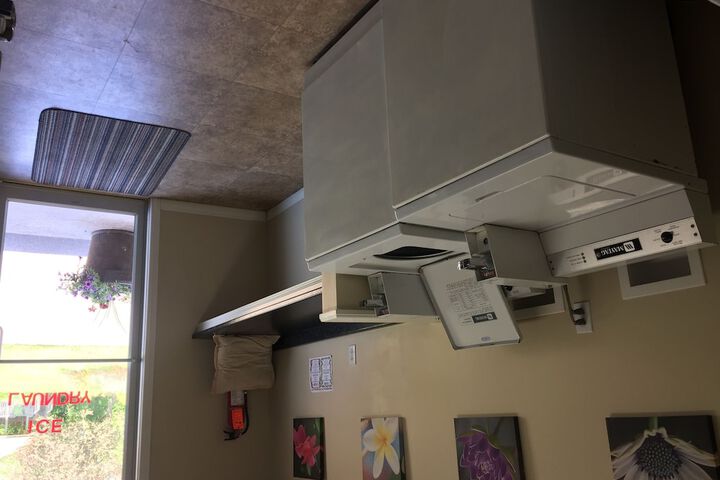 Room 10 of 13