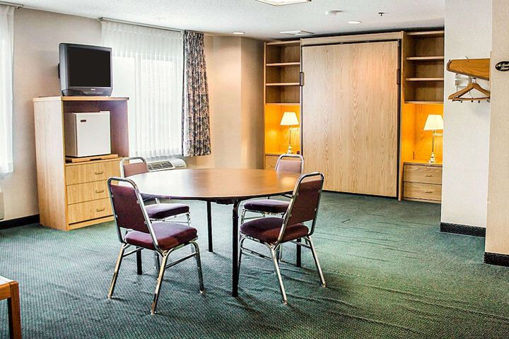 Room 22 of 34