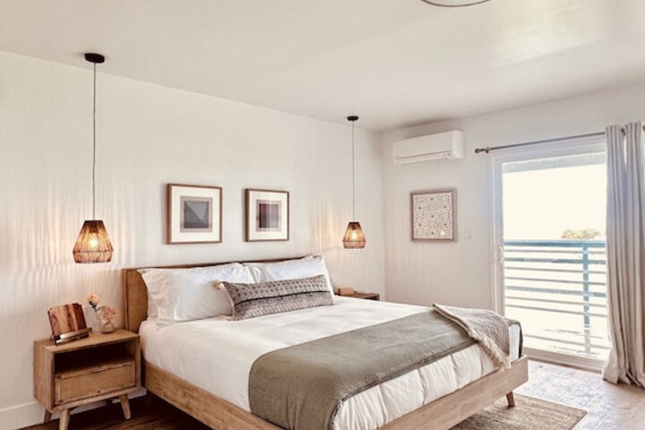 Room 53 of 64