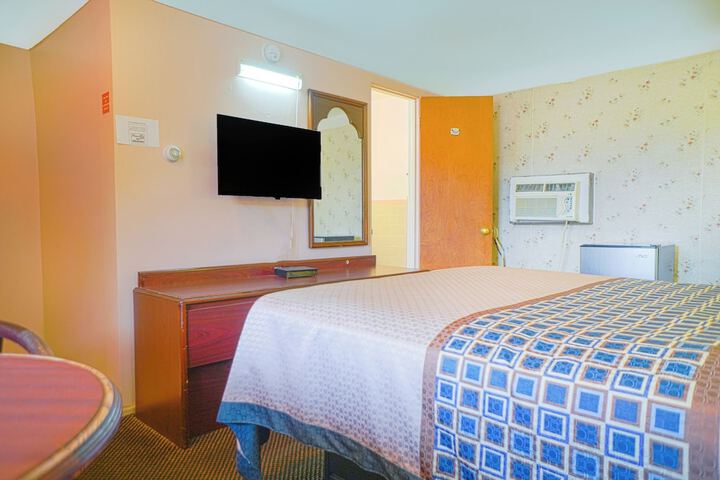 Room 18 of 27