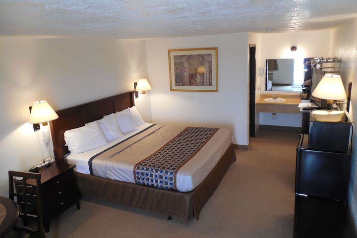 Room 33 of 54