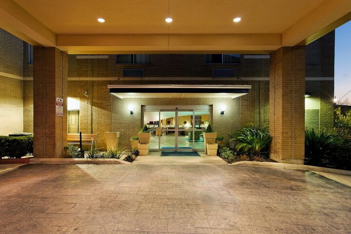Hotel 7 of 65