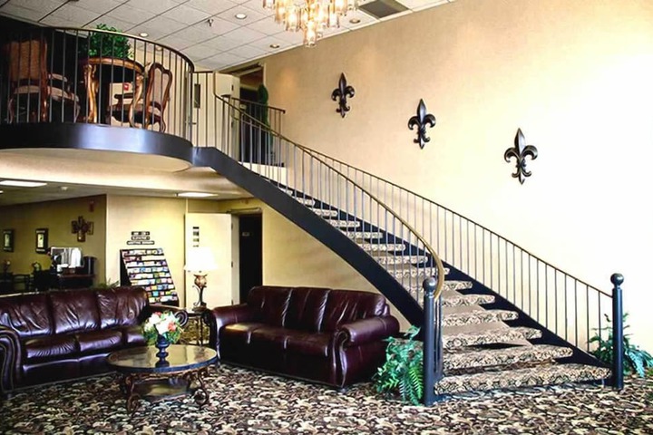 Gold Vault Inn