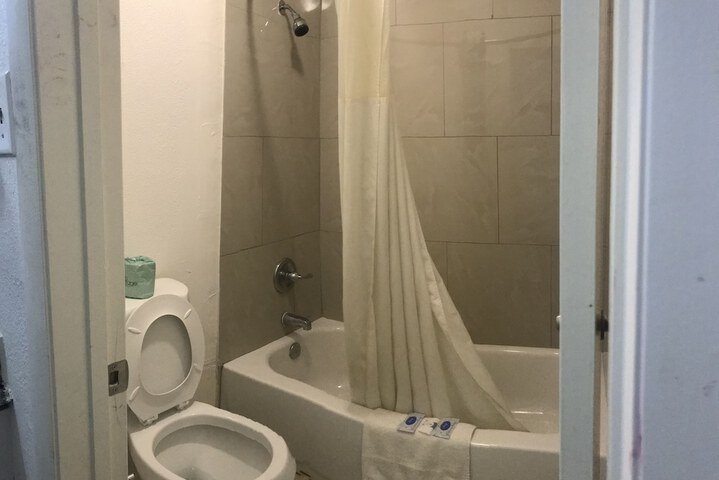 Room 7 of 13