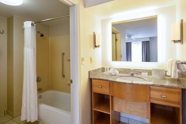 Room 16 of 26