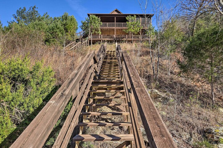 Lake Mitchell Vacation Home w / Dock & Water Slide