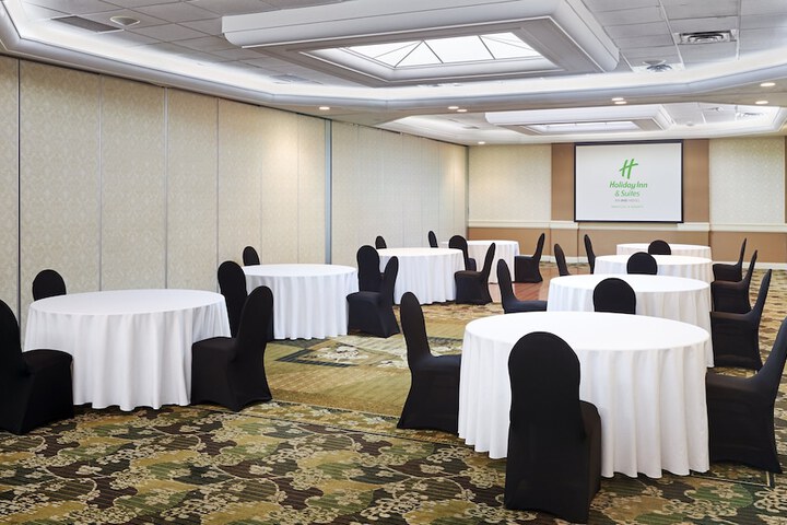 Holiday Inn Hotel & Suites Oakville at Bronte by IHG