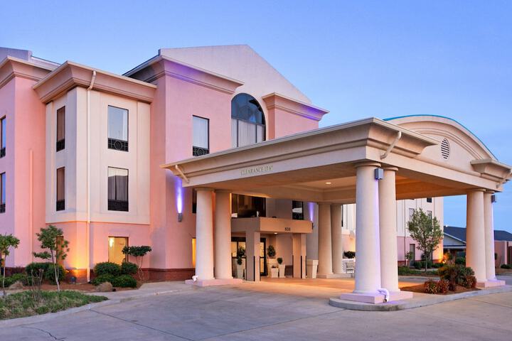 Hotel 3 of 58