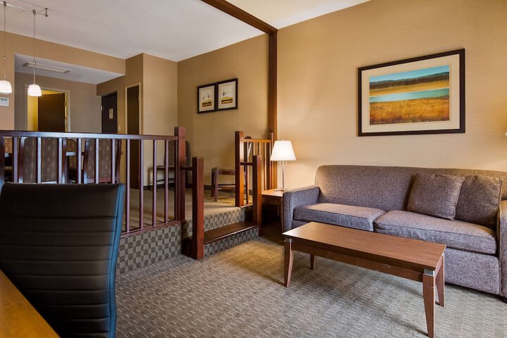 Best Western Plus Lamplighter Inn & Conference Centre