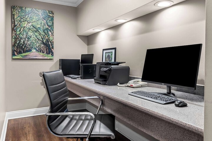 Best Western Forest Inn