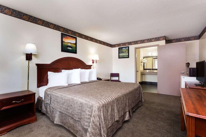 Room 5 of 26