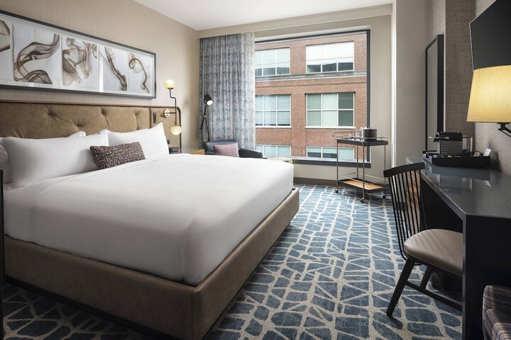 Hotel Distil Autograph Collection