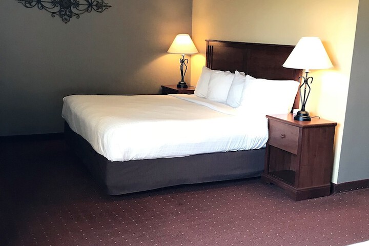 Room 102 of 126