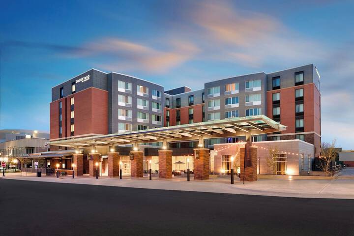 Courtyard by Marriott Lincoln Downtown
