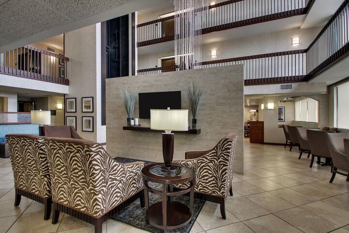 Hotel Interior 11 of 40