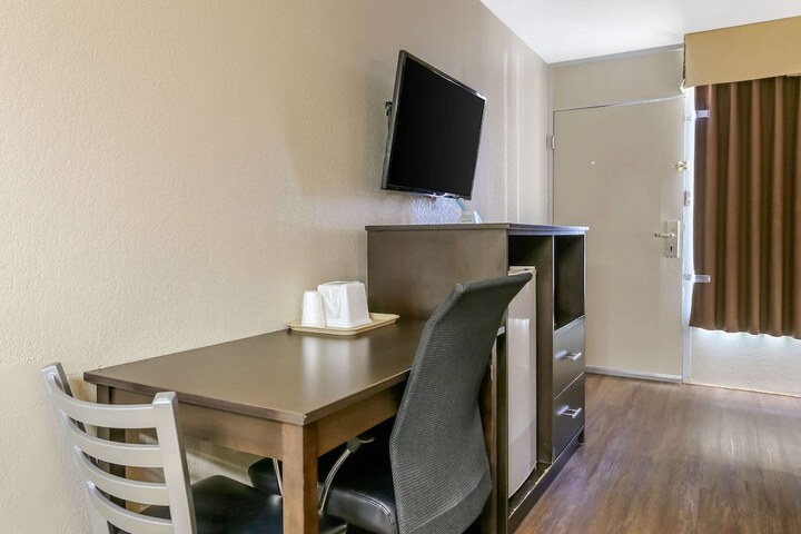 Room 11 of 31