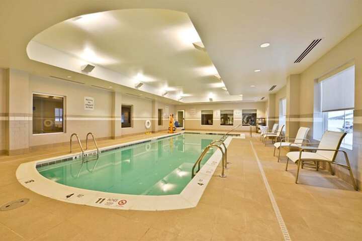 Holiday Inn Express & Suites Utica by IHG