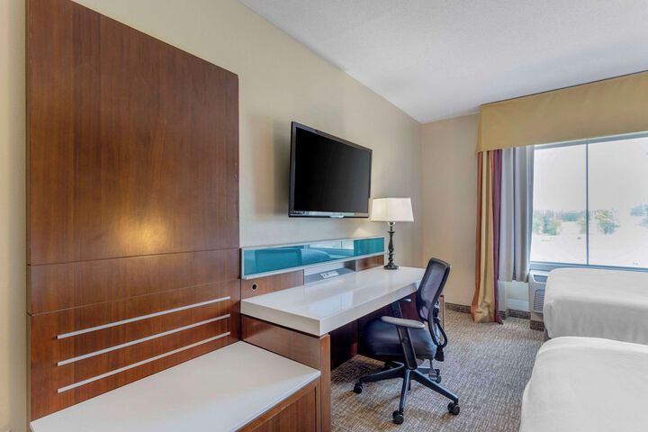 Room 18 of 32