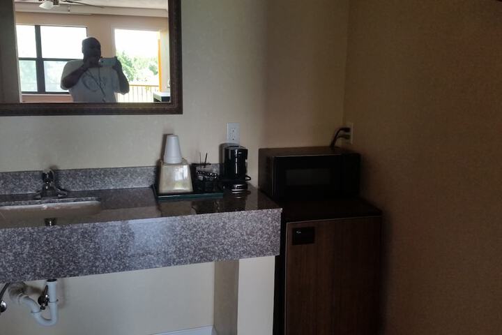 Room 9 of 33