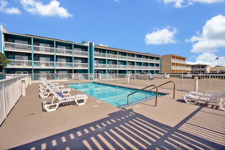 Pool 6 of 43