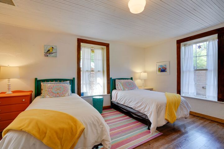 Patagonia Cottage w / Patio & Yard: Walk to Town!
