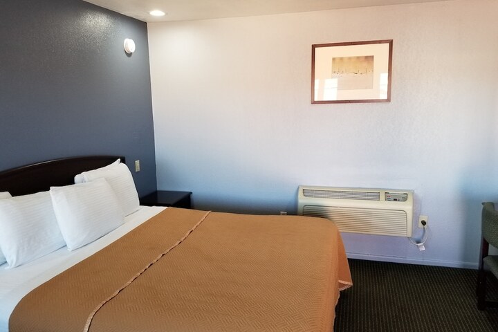 Room 14 of 24