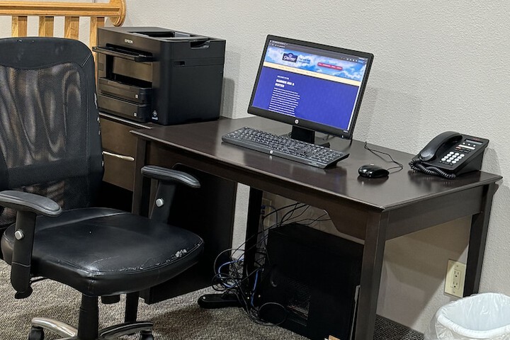 Business Center 23 of 25